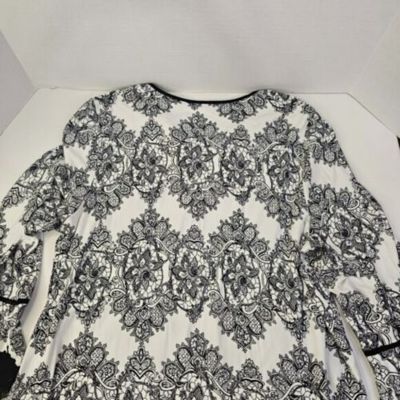 Chico's White Black Floral Printed Blouse Women Long Bell Sleeve Top Size 3 - Picture 7 of 11